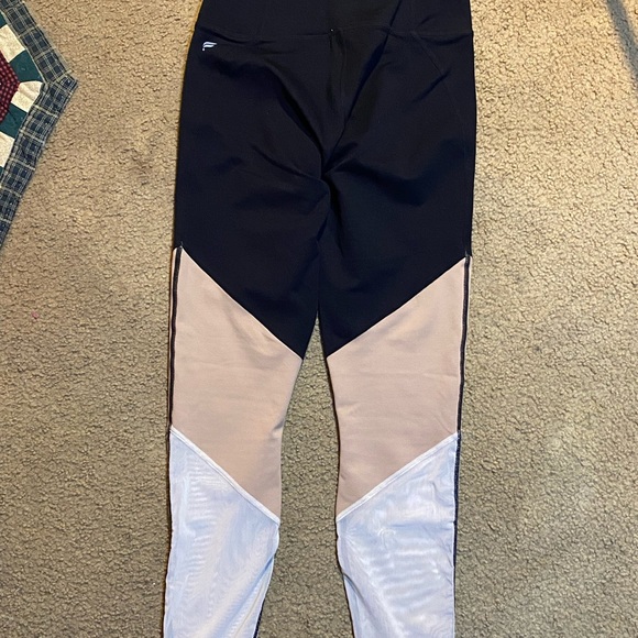 Fabletics blocked leggings and bra set - Picture 3 of 4